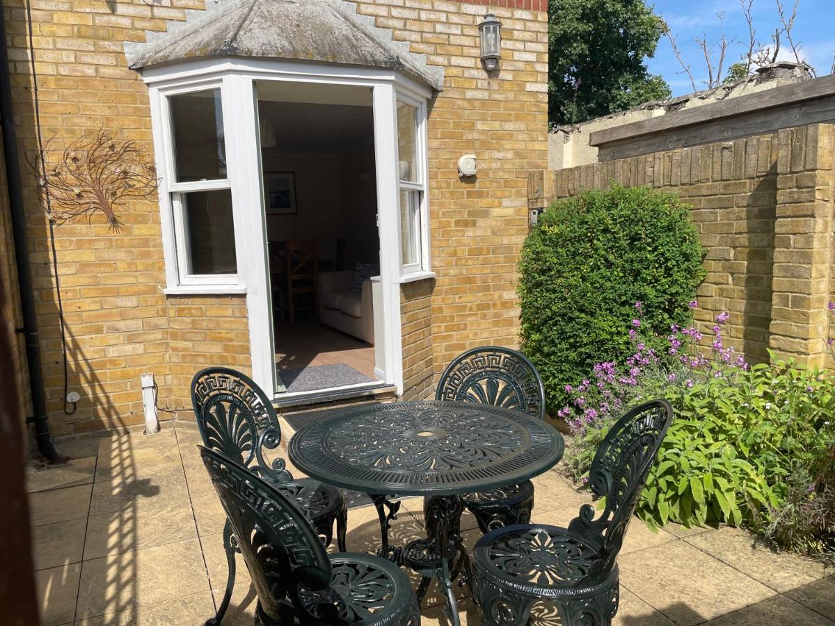 Courtyard House, With Parking And Patio Garden Vila Whitstable Exterior foto