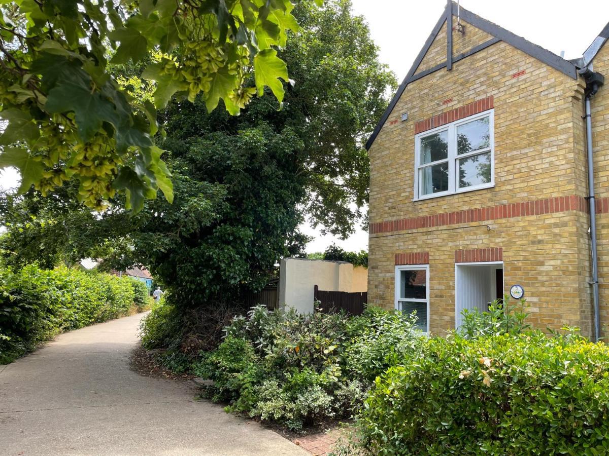 Courtyard House, With Parking And Patio Garden Vila Whitstable Exterior foto